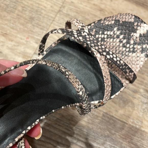 Lulu strapped heels - Picture 7 of 7